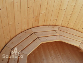 Large spruce wooden hot tub from Sauneco